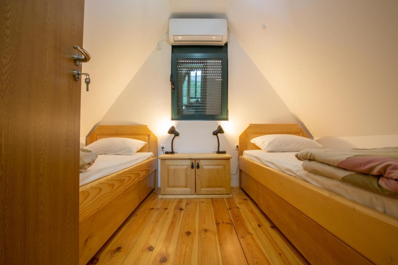 Cozy House Ostrog Pensionat Nikšić Exteriör bild